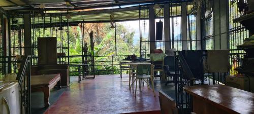 Restaurace v ubytování Khaowong Resort Phang Nga - mountain view