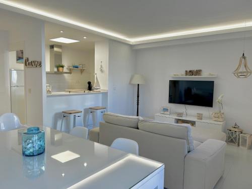 Luminoso y reformado apartamento a 1min de playa