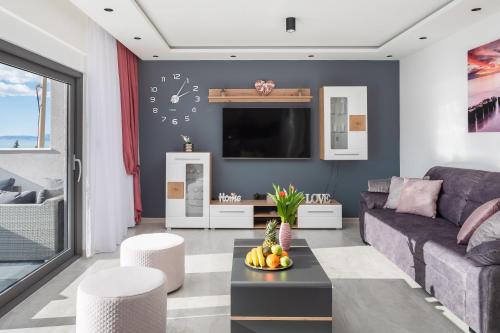 Posezení v ubytování Luxury Apartment Lorena - Private Heated Pool -
