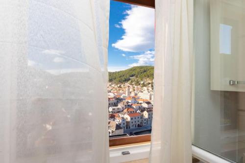 BENTO apartment - best VIEW on town and sea