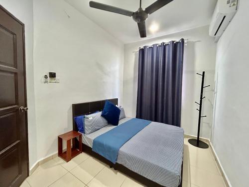 Katil atau katil-katil dalam bilik di Cozy 288 Entire 3 bedroom House @ Alma Bukit Mertajam