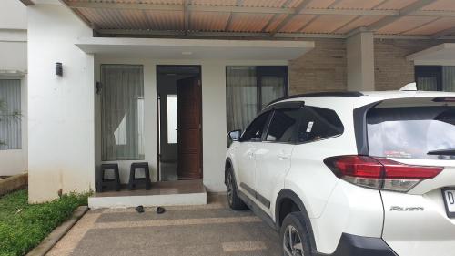 Fotografie z fotogalerie ubytování Adinda Syariah C-10 Bukit Gardenia Resort v destinaci Tarogong