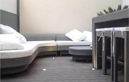 Posteľ alebo postele v izbe v ubytovaní Cozy Apartment In Pléneuf-Val-André