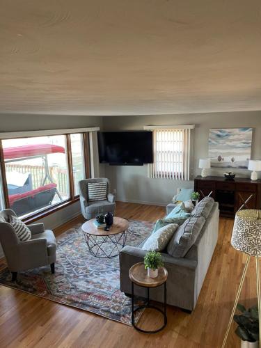 Svensen Acres – Photos 5