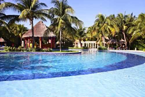 Bazén v ubytování Bahia Principe Grand Coba - All Inclusive nebo v jeho okolí