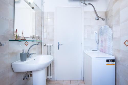 Un baño de Loft Apt with Acropolis View