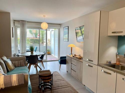 21 - Très agréable rdc avec terrasse et parking