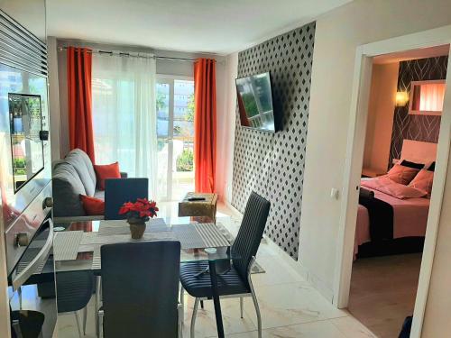 Centrally located apartment close to the ocean.