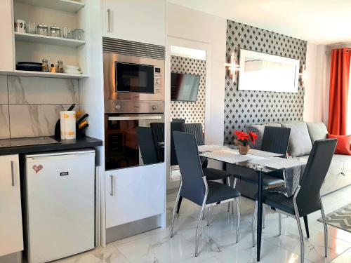 Centrally located apartment close to the ocean.