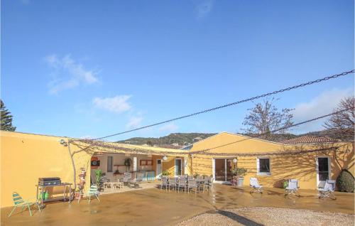 Stunning house in St Martin d Ardche with WiFi and 5 Bedrooms