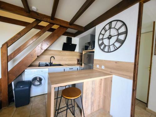 Photo de la galerie de l'établissement Pavillon F3 climatisé à 800m des plages avec jardin et parking - 5 couchages - FR-1-309-273, à Argelès-sur-Mer