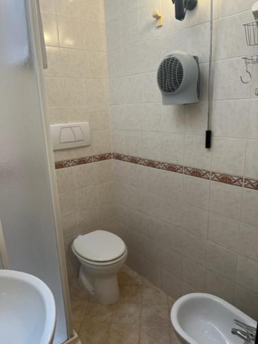 Bilik mandi di La mansarda in centro