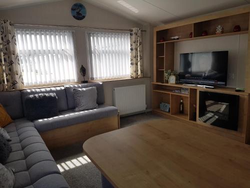 Gallery image of Caravan - 69 Ocean Sands, Park Dean Holiday Park, West Bay in West Bay