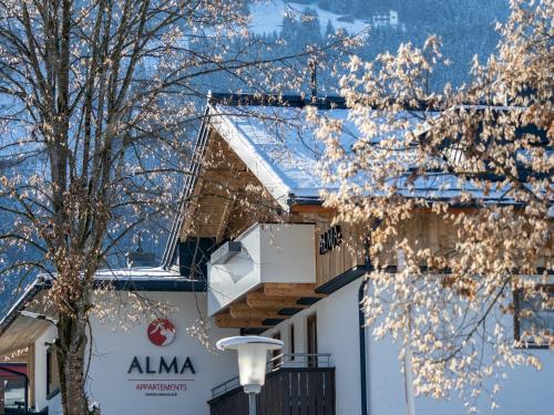 Ein allgemeiner Bergblick oder ein Berglick von der Ferienwohnung aus