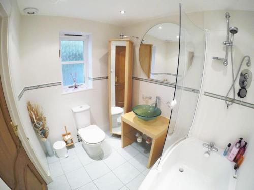 Vannas istaba naktsmītnē Alnside Lodge near Alnmouth with hot tub