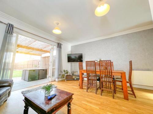 TV a/nebo společenská místnost v ubytování Redbourne Holiday Home