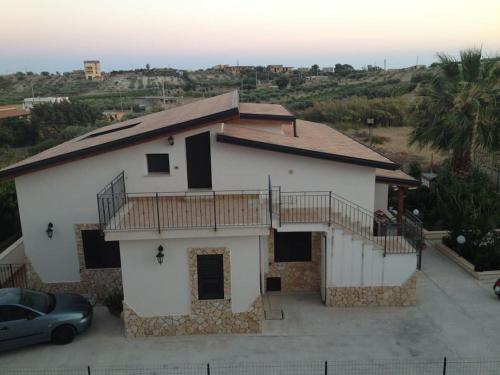 Το κτήριο όπου στεγάζεται  το διαμέρισμα