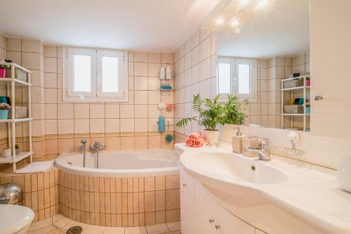 Casa Carla - Walk to Beach & City Center