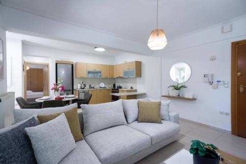 Pame Rentals - Cozy Glyfada Stay with Free Parking