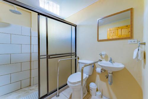 Koupelna v ubytování El Cocobolo Food&Rest Room 7 Bed and Breakfast WiFi AC Pkg gratis