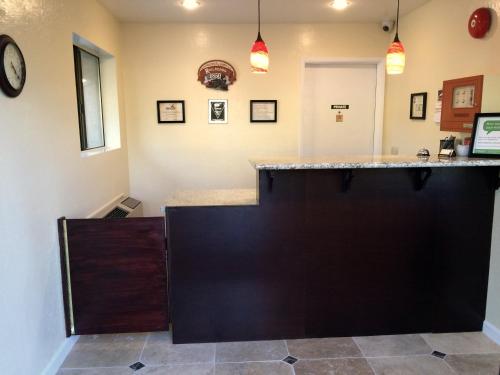 Foto da galeria de Jamestown Railtown Motel em Jamestown