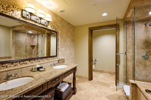 Phòng tắm tại Aspen Mountain Residences 3 Bedroom