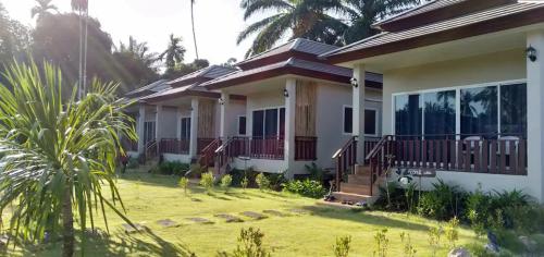 Κήπος έξω από το Lay Back Villa C4