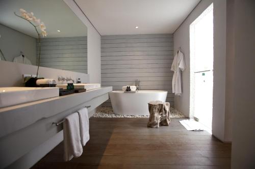 Un baño de Boutique Hotel The Lombok Lodge