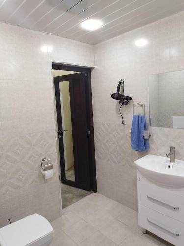  Однокомнатная квартира в центре Ванадзора -  Room  picture :   Washing machine    Heating    Kitchen       