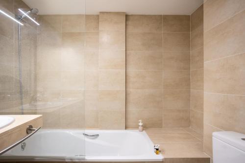 Kúpeľňa v ubytovaní Home2Book Sea View & Design Duplex Los Gigantes