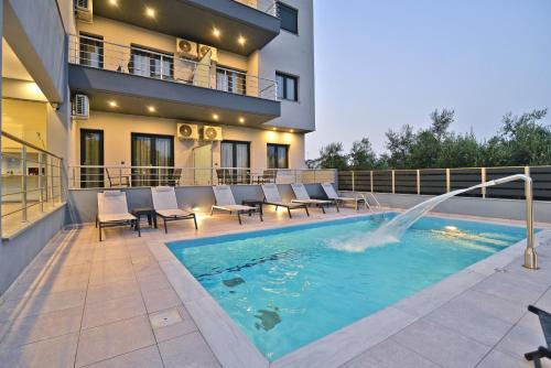 Bazén v ubytování MAK Apartments nebo v jeho okolí