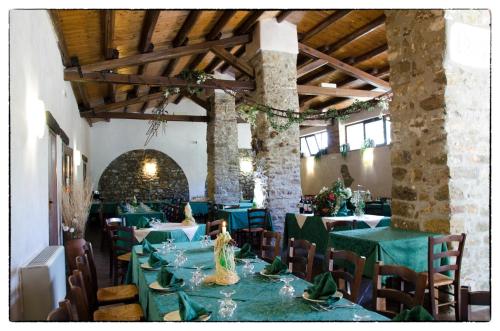 A restaurant or other place to eat at Agriturismo Sant'Agata