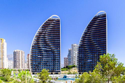 SUNSET WAVES golden apartments