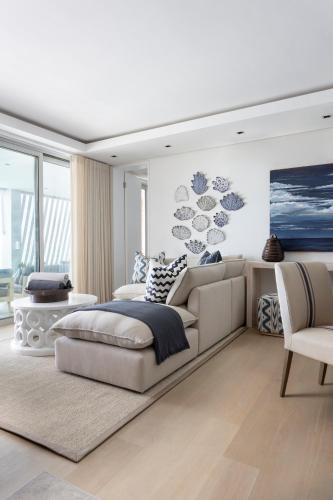 Posezení v ubytování The Nici Clifton Sea View Apartments