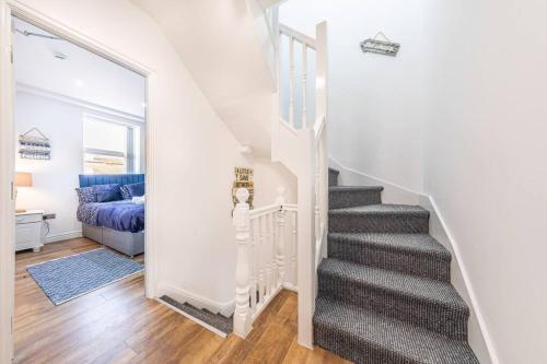 Stunning house close to the stadium + Hot tub! photo 44