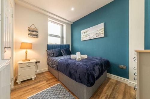 Stunning house close to the stadium + Hot tub! photo 46