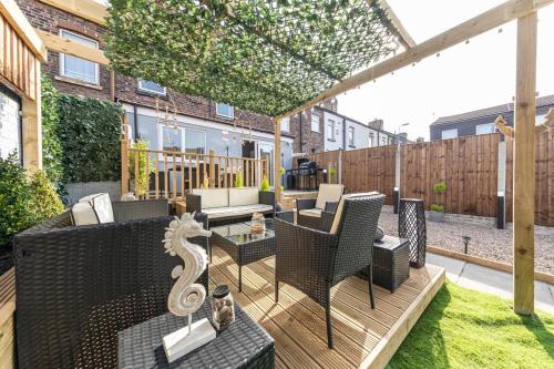 Stunning house close to the stadium + Hot tub! photo 54