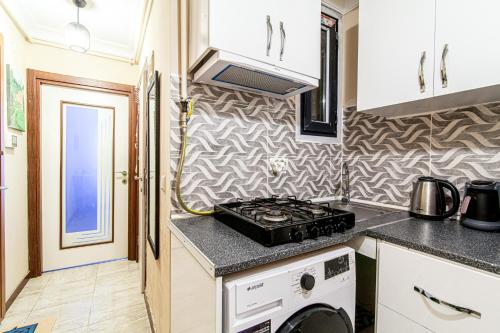 Fotografie z fotogalerie ubytování Modern Studio Flat Close to Profilo Shopping Mall v destinaci Istanbul