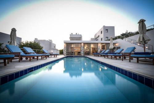 Bazén v ubytování Lenikos Resort nebo v jeho okolí