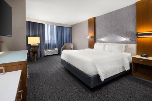 Courtyard by Marriott Minneapolis Downtown Image
