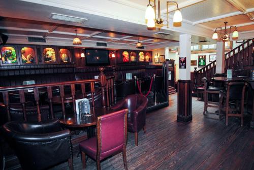 Gallery image of The Lansdowne Hotel in Dublin