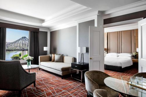Кровать или кровати в номере Brisbane Marriott Hotel