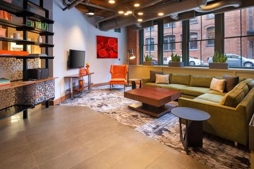 Residence Inn by Marriott Boston Downtown Seaport Image