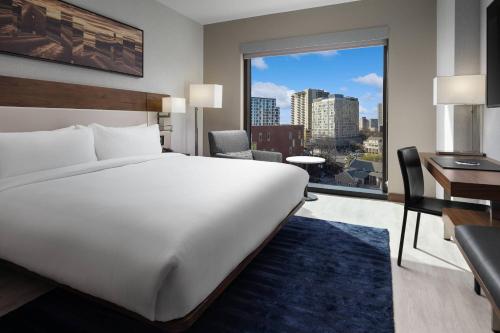Postel nebo postele na pokoji v ubytování AC Hotel by Marriott Austin-University