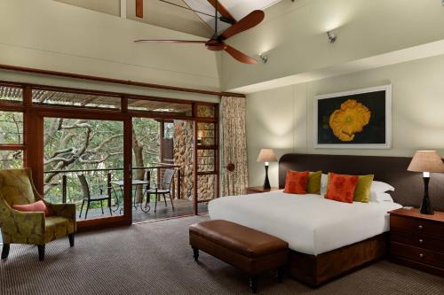 Katil atau katil-katil dalam bilik di Irene Country Lodge, Autograph Collection