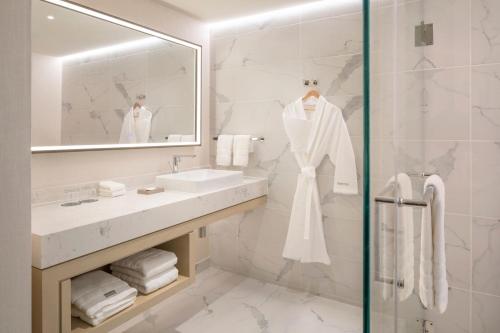 The Westin Tempeにあるバスルーム