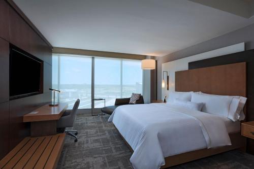 The Westin Irving Convention Center at Las Colinas Image