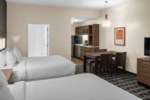 Katil atau katil-katil dalam bilik di TownePlace Suites by Marriott Charlotte Fort Mill
