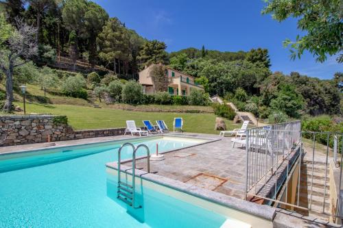 Πισίνα στο ή κοντά στο Villa Le Sprizze a bordo del mare - Goelba