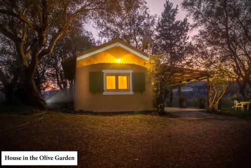 Gallery image of House in the Olive Garden in Agios Ioannis